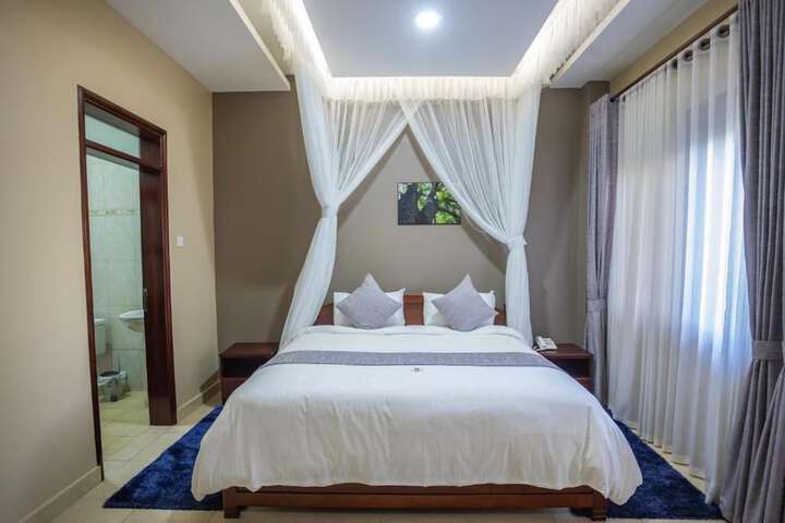 Room 4 of 46