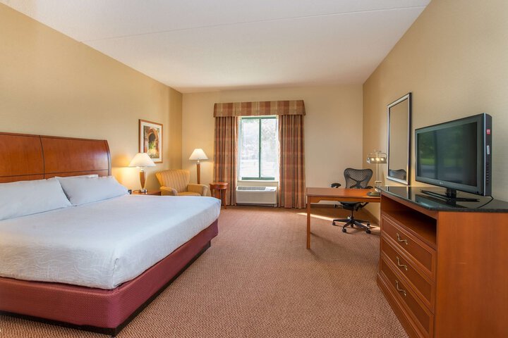 Room 9 of 34