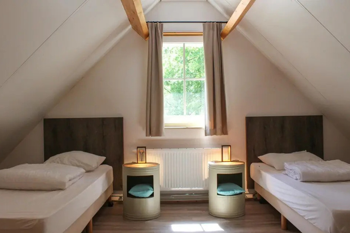 Room 5 of 14