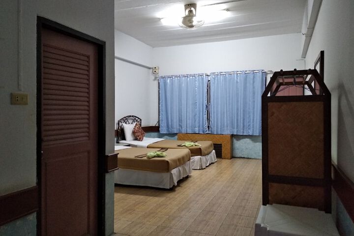 Room 17 of 46
