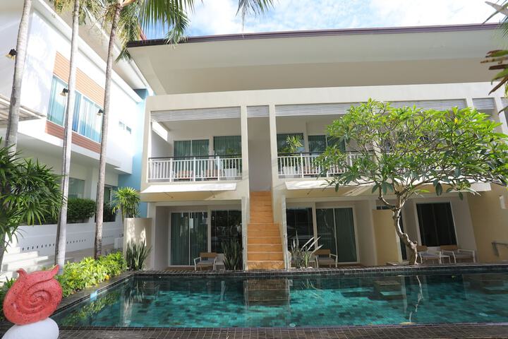Pool 40 of 53