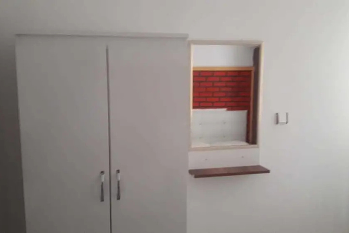 Room 9 of 17