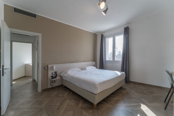 Room 42 of 62
