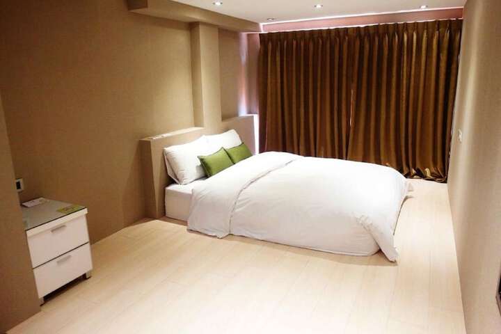 Room 19 of 32
