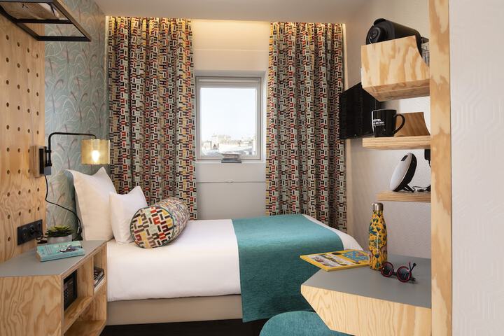 Room 34 of 135