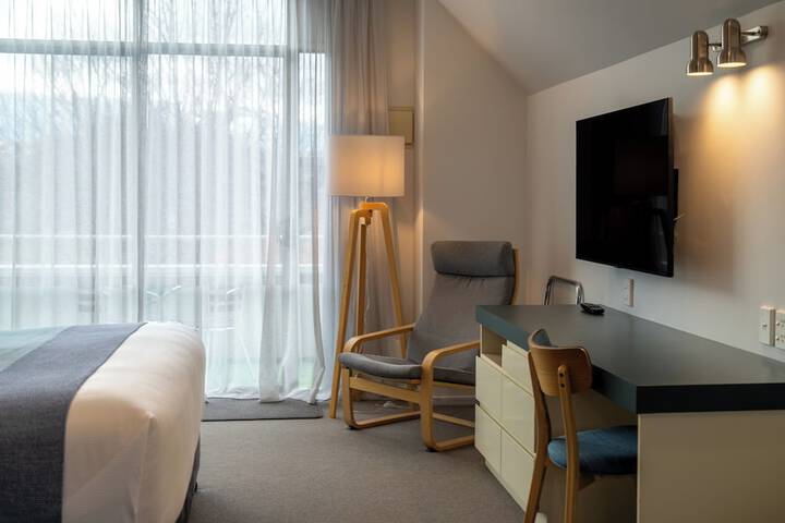 Room 34 of 115