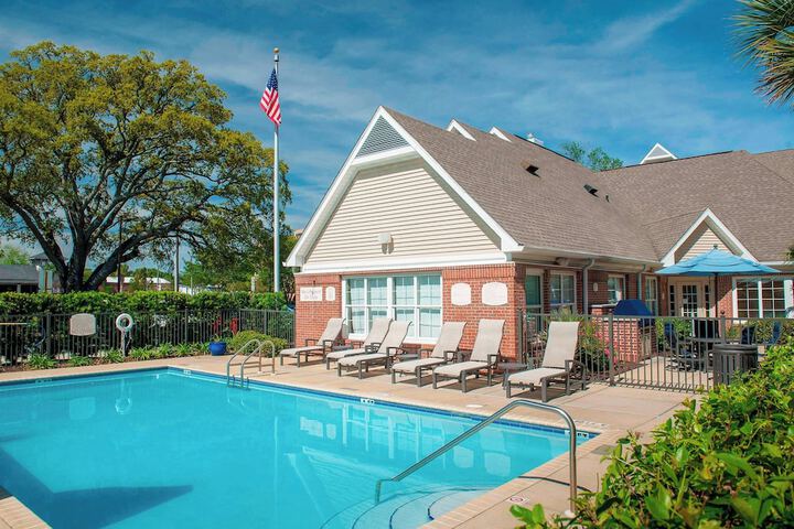 Pool 13 of 20