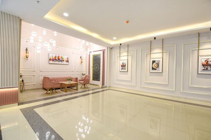 Hotel Interior 12 of 43