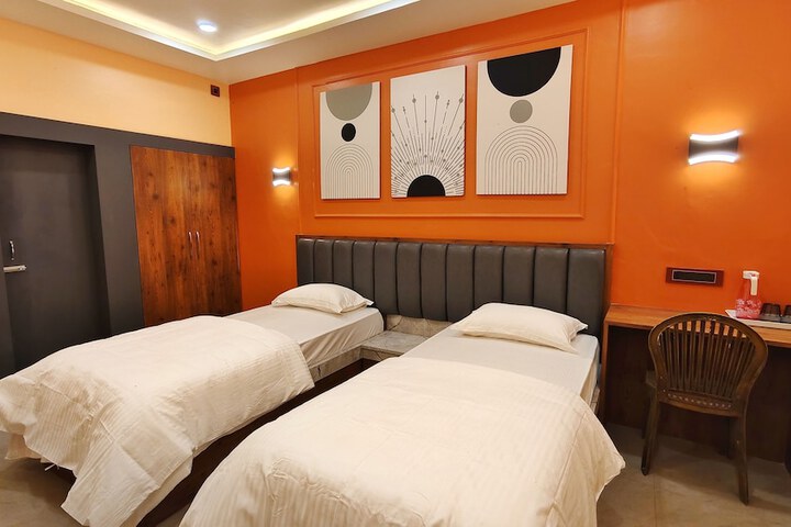 Room 21 of 33