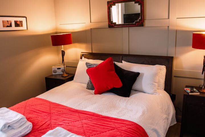 Room 10 of 27