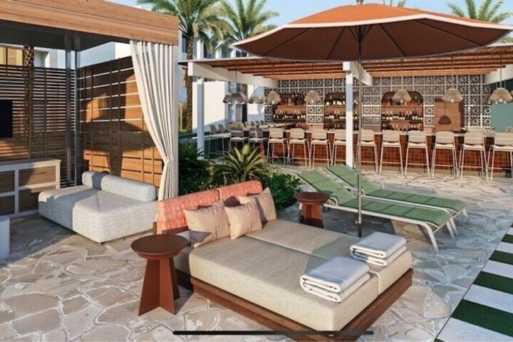 Hotel Pool