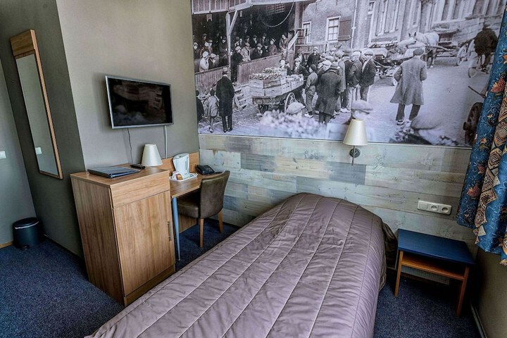 Room 12 of 35