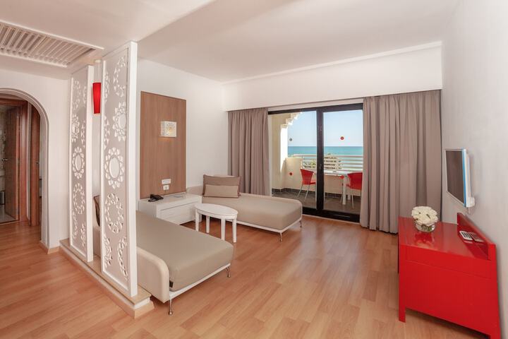 Room 13 of 47