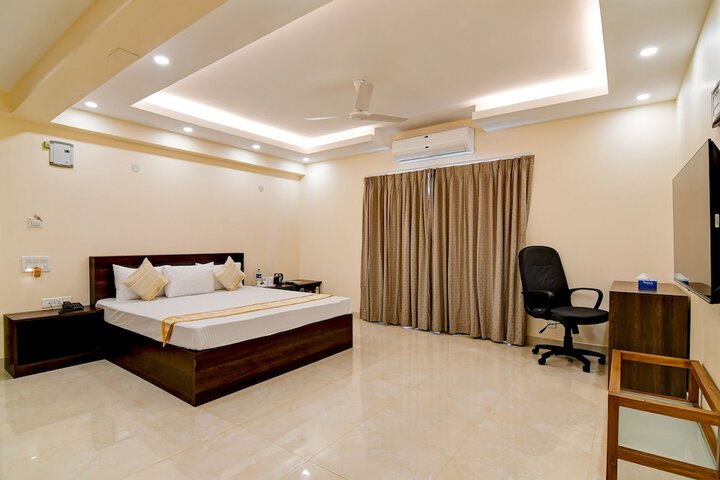 Room 12 of 27