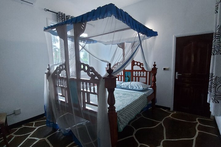 Room 21 of 52