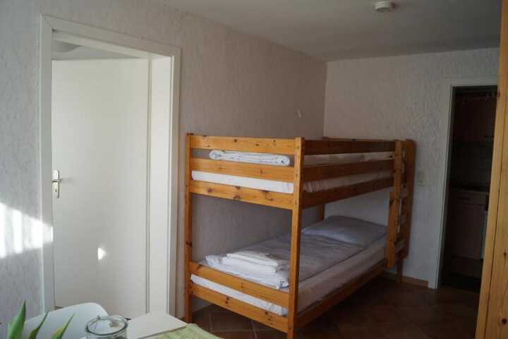 Room 13 of 68