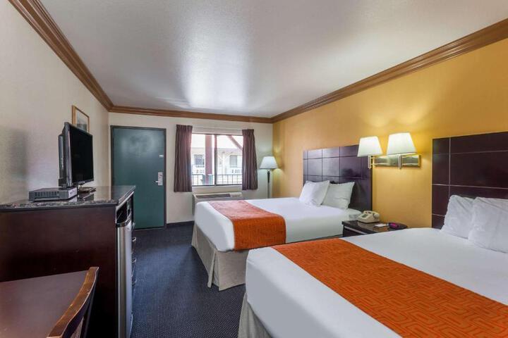 Standard Room, King or Two Doubles (1 of 6)