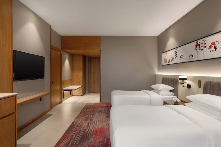 Room 19 of 81