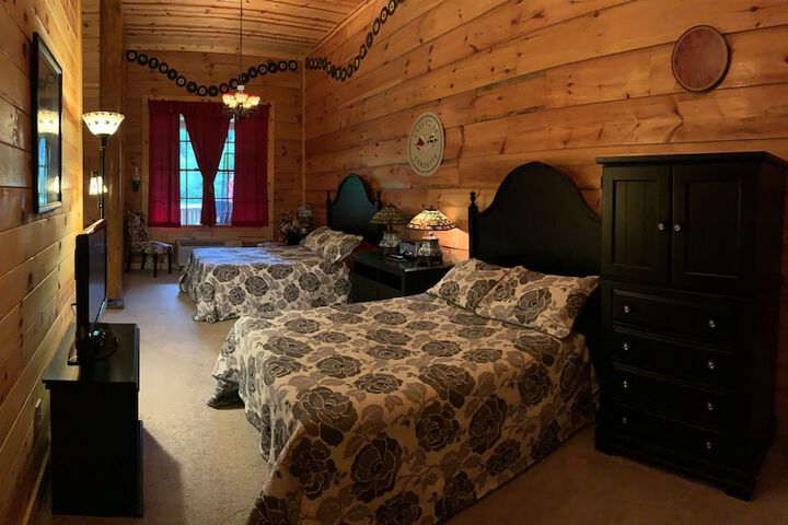 Room 28 of 261