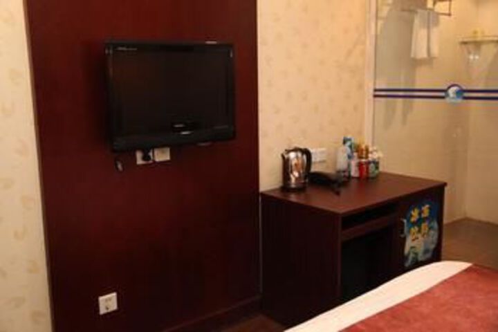 Room 16 of 39