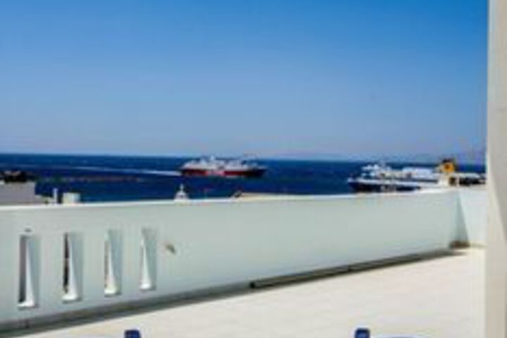 Finikas Hotel