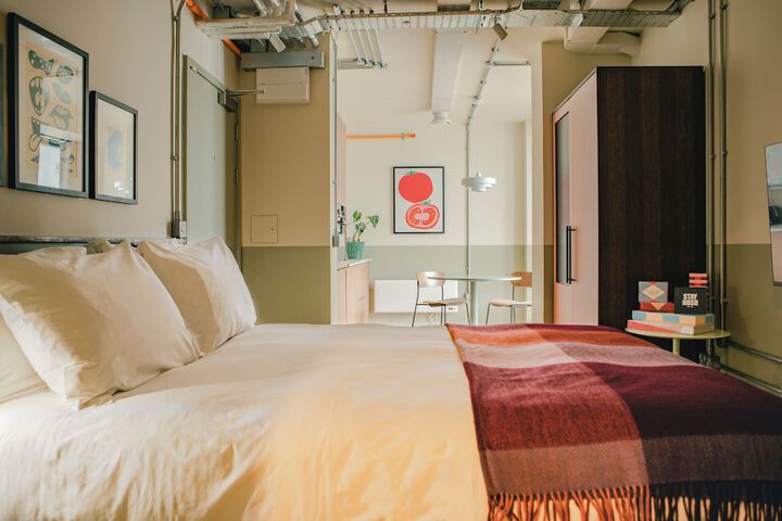 Room 2 of 36