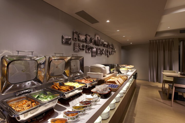 Dining 56 of 66