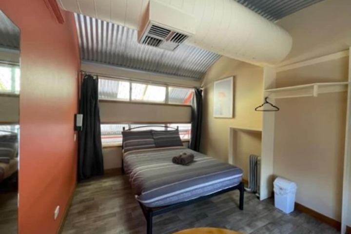 Room 17 of 41