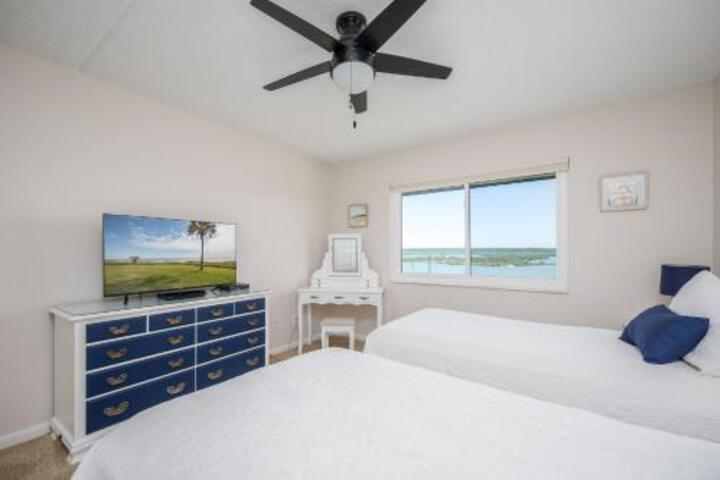 Windjammer 412 4th Floor Ocean Front Elevator in St. Augustine, FL