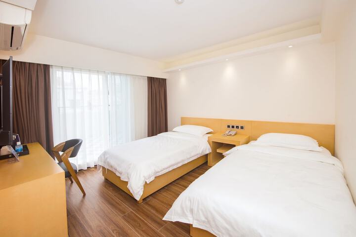 Room 6 of 21