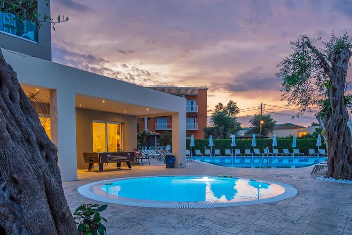 Pool 20 of 44