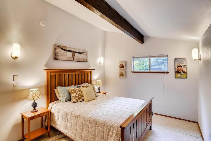 Room 4 of 24