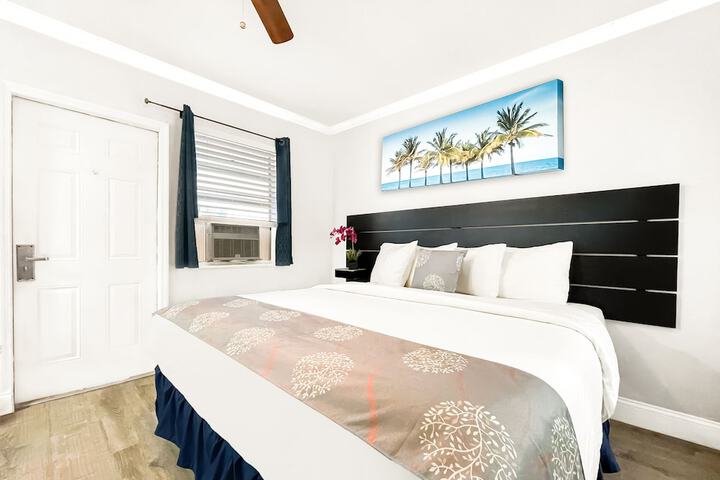 Studio Queen Size Bed (21 of 86)