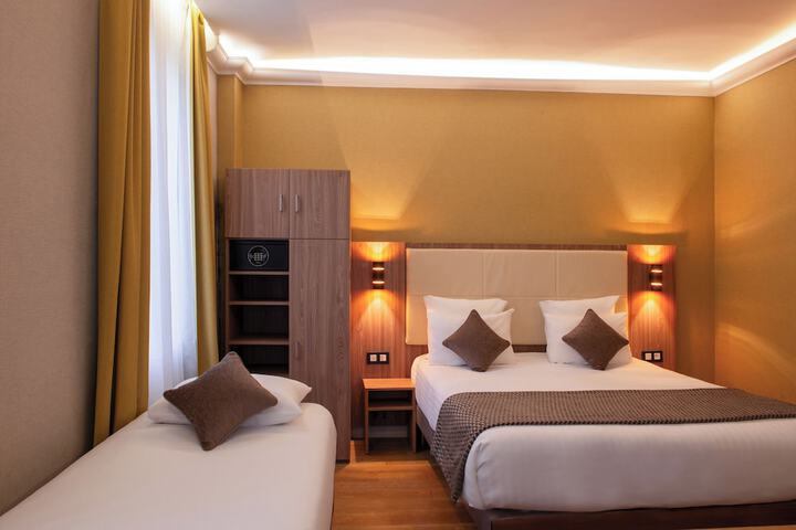 Room 11 of 26