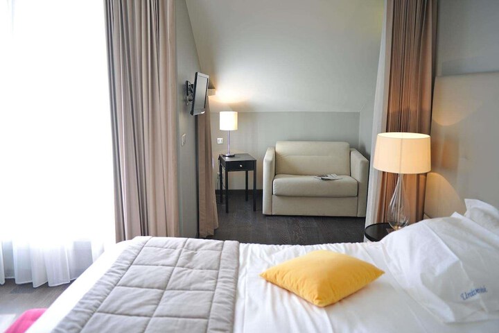 Room 28 of 80