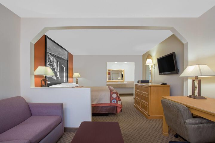 Room 4 of 14