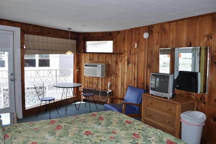 Room 13 of 46