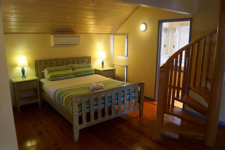 Room 9 of 105