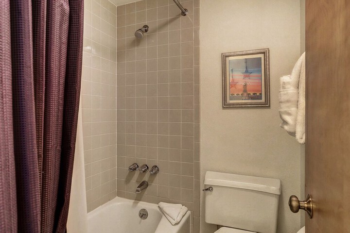 Room 27 of 50