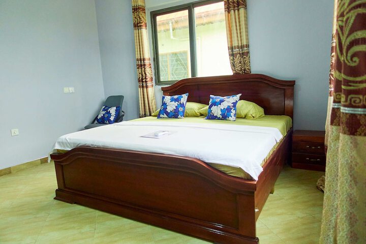 Room 6 of 63