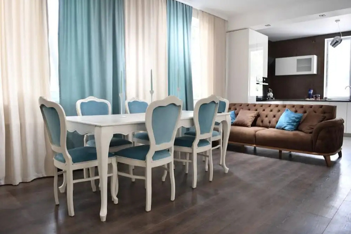 Room 2 of 15