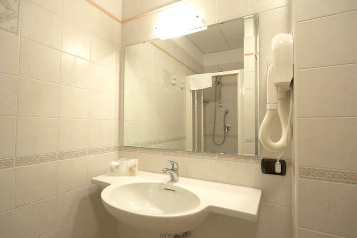 Room 20 of 50