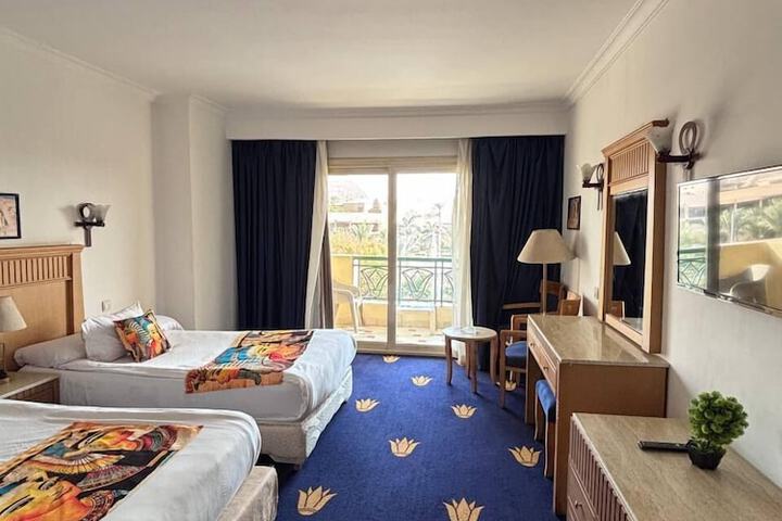 Room 45 of 117