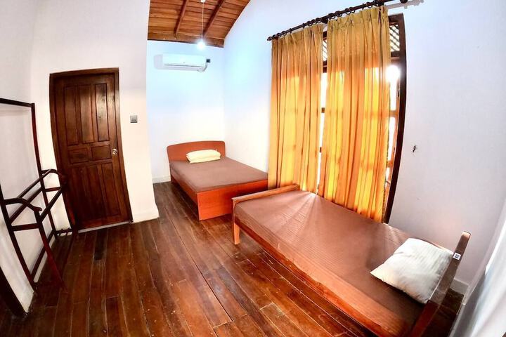 Room 14 of 32