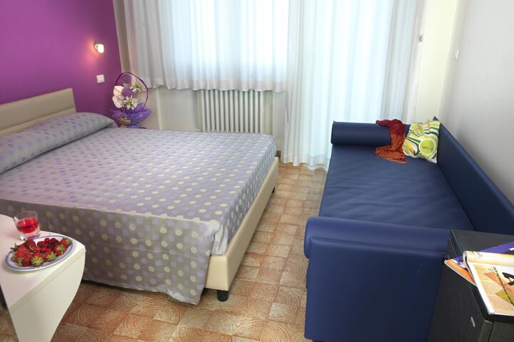 Room 5 of 17