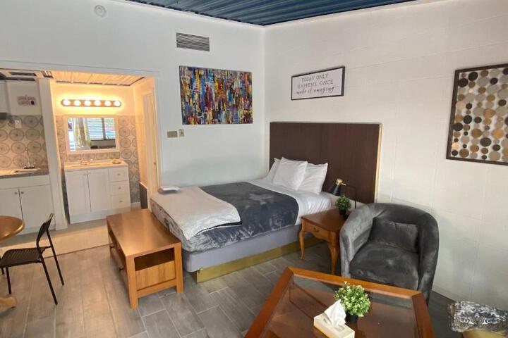 Comfort Room 2 Double Beds Refrigerator, Microwave (11 of 13)