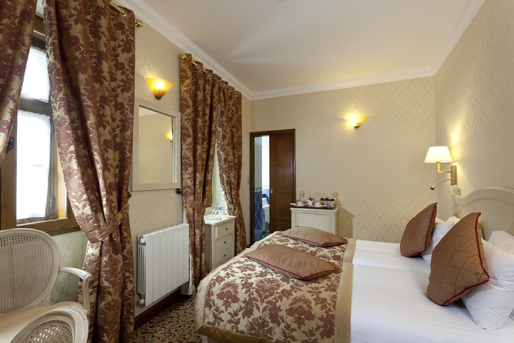 Room 12 of 29
