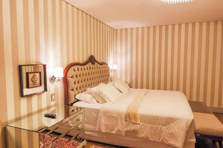 Room 35 of 108