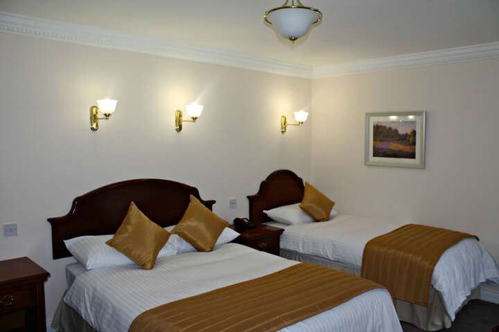 Room 10 of 34