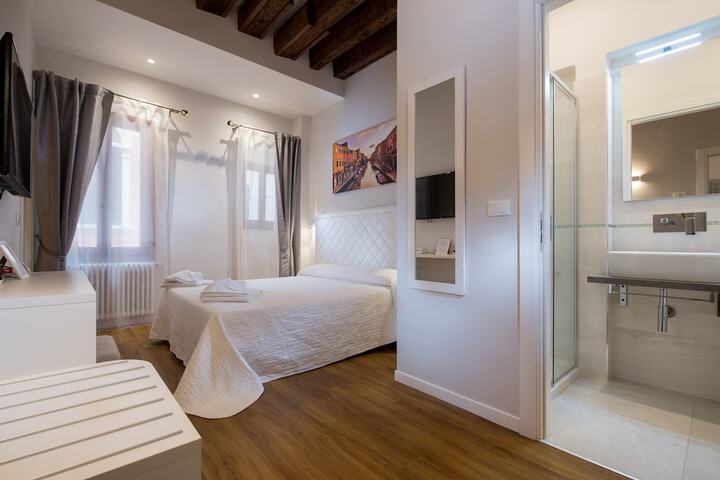 Room 15 of 101